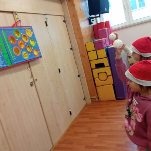 dzieci uprawiają sport