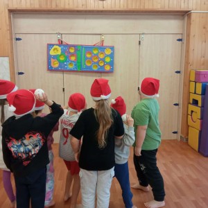 dzieci uprawiają sport